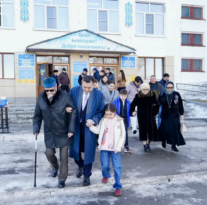 Аким ВКО сделал свой выбор на референдуме (6)