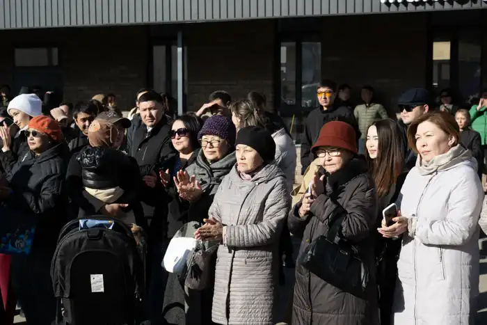 В Жетісу создан мурал с помощью ИИ, посвященный новой Конституции Уральске