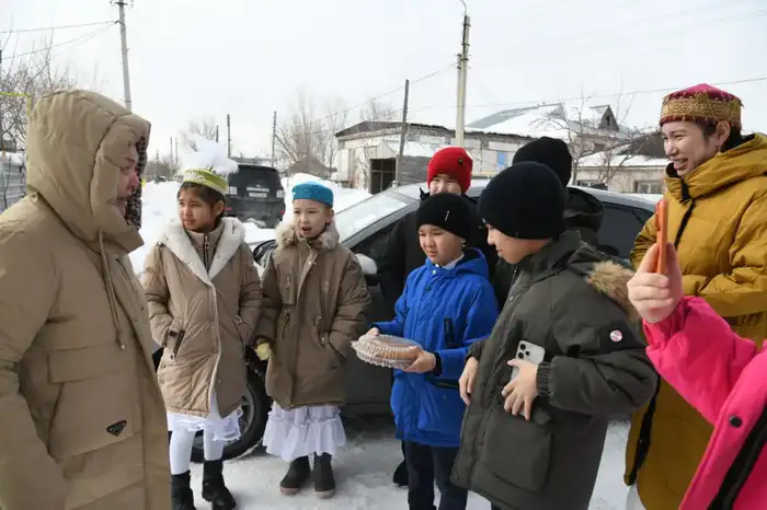 Школьники из Нур-Султана навестили ветеранов Уральске