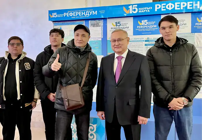 «Я проголосовал за процветание нашей страны»: аким области Жетісу Бейбит Исабаев принял участие в референдуме (6)
