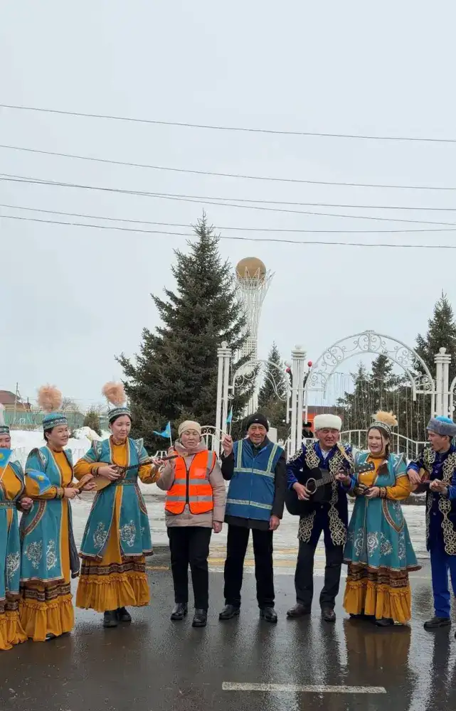 Зайсан: жители очистили землю от мусорного покрова в преддверии Наурыза Уральске