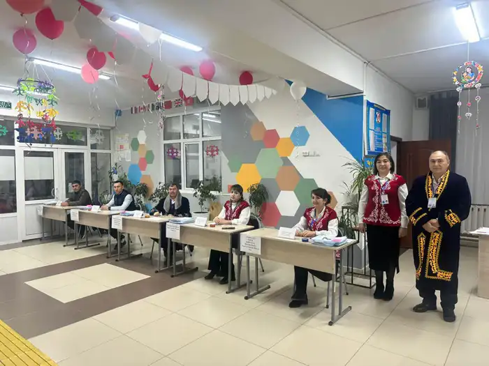 В Туркестанской области открыты участки референдума для более миллиона избирателей Уральске