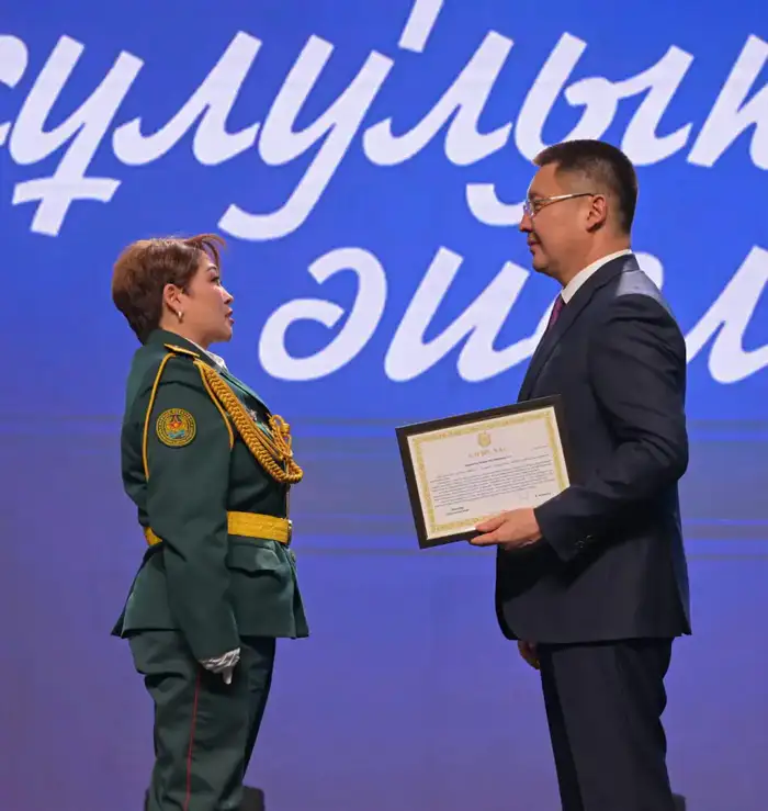 Женщин Павлодарской области наградили в канун 8 Марта (6)