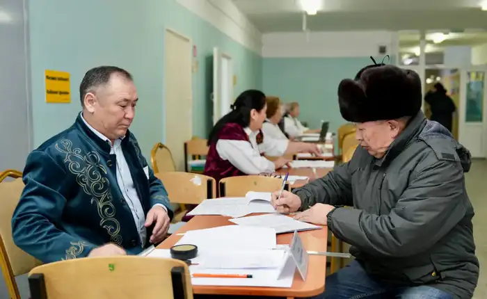 Аким ВКО сделал свой выбор на референдуме (9)