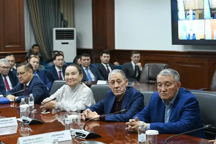 Подписан меморандум о передаче здания частной школы в областную коммунальную собственность Уральске