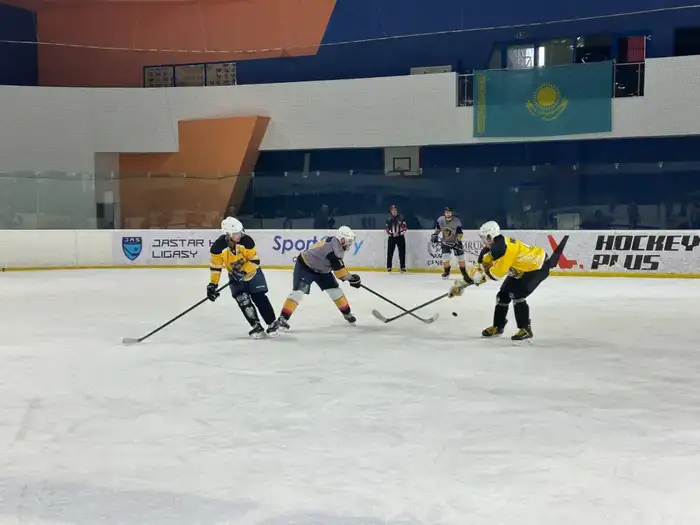 Ледяные баталии: в столице состоялся турнир ASTANA ICE CUP среди хоккеистов-любителей Уральске