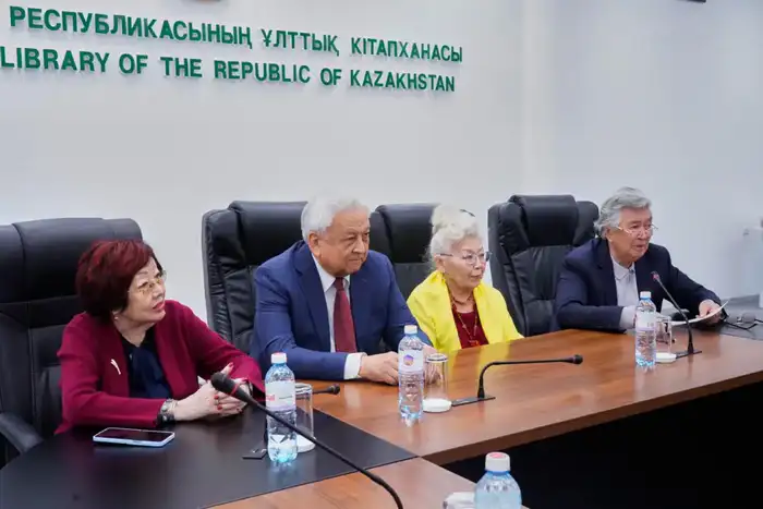 Творческое наследие Магиры Кожахметовой представили в Алматы Уральске