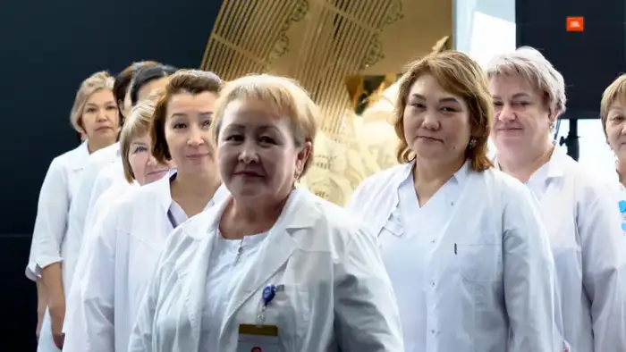 Астанинские медики поддержали новую Конституцию акцией Уральске