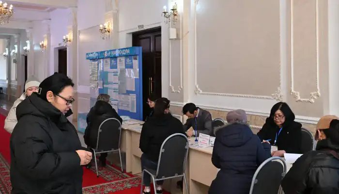 «Я проголосовал за процветание нашей страны»: аким области Жетісу Бейбит Исабаев принял участие в референдуме (2)