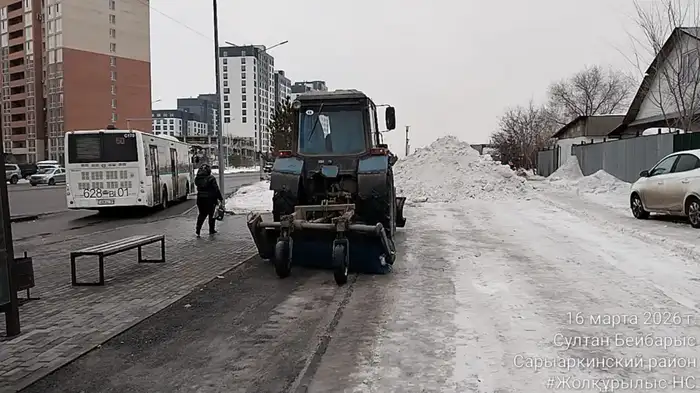 Масштабные снегоуборочные работы в Астане: последствия для транспортной инфраструктуры и городской жизни Уральске