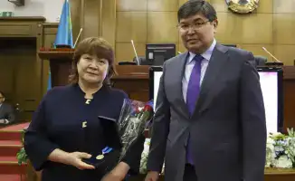 Награждение сотрудниц Министерства финансов Казахстана к Международному женскому дню