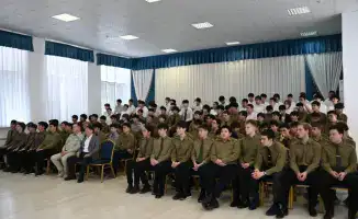 Молодежь Мангистау знакомится с военной службой через диалог с защитниками Отечества