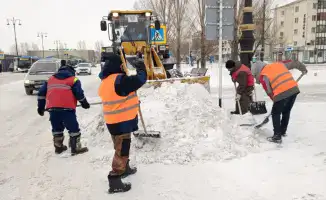 Около трех тысяч дорожных рабочих задействовано в снегоуборочных работах в Астане