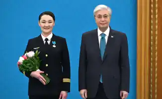 Президент Казахстана наградил 7 сотрудниц МЧС за вклад в гражданскую защиту