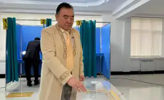 В Конаеве стартовал референдум с благословения старейшины Базарабая Оралбаева