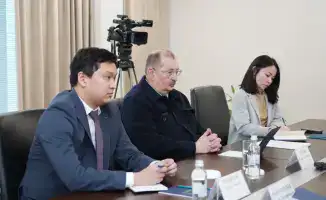 Нуралхан Кушеров и Алексей Рогов обсуждают сотрудничество и экологические инициативы в Туркестане