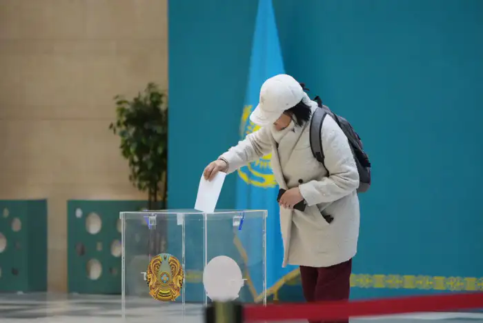 Избиратели в Астане / Фото