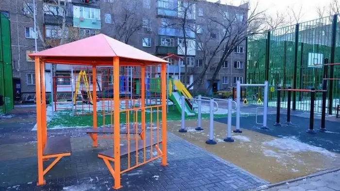 Караганда: чистота дворов и дружба в одном флаконе! Уральске