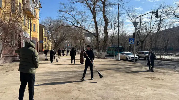 10 тысяч жителей Карагандинской области провели акцию по уборке территории на «Тазару күні» Уральске
