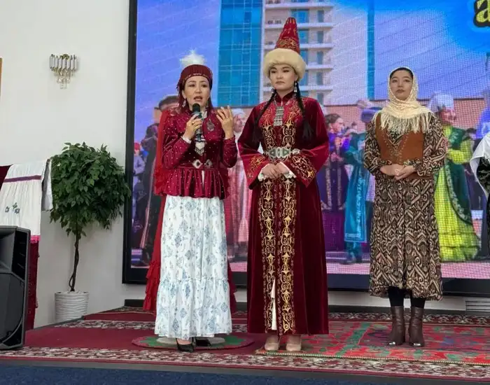 На встрече в Талгаре молодежь узнала об истории и философии национальной одежды Уральске