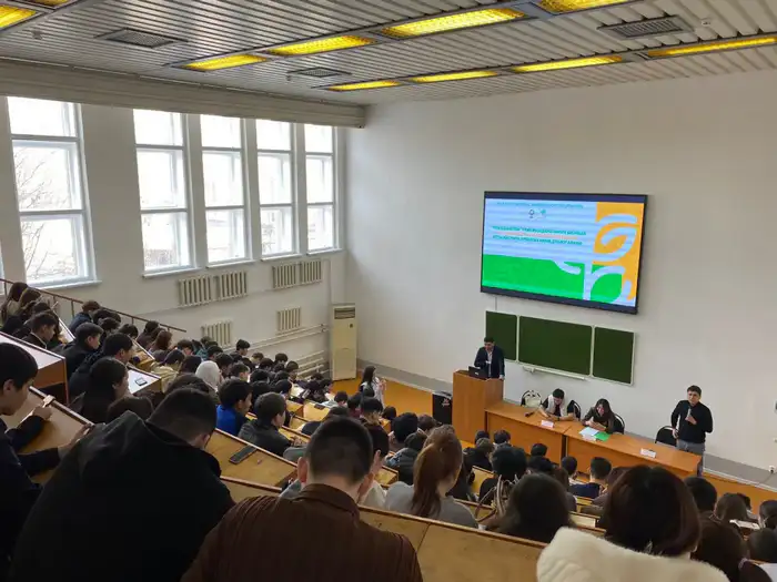 Студенты Западно-Казахстанского аграрно-технического университета обсуждают экологические инициативы Уральске