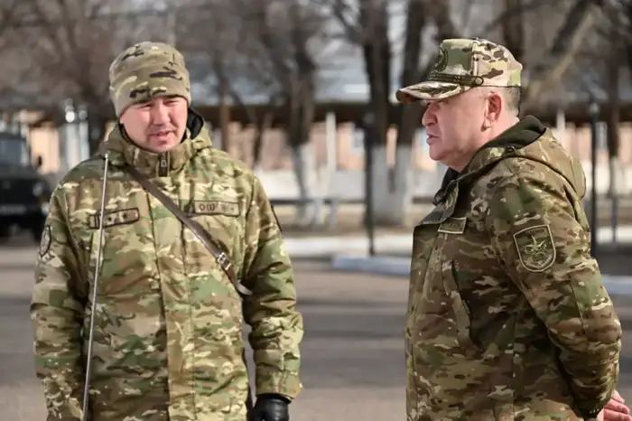 Как замминистра укрепляет дух и условия армии? Уральске
