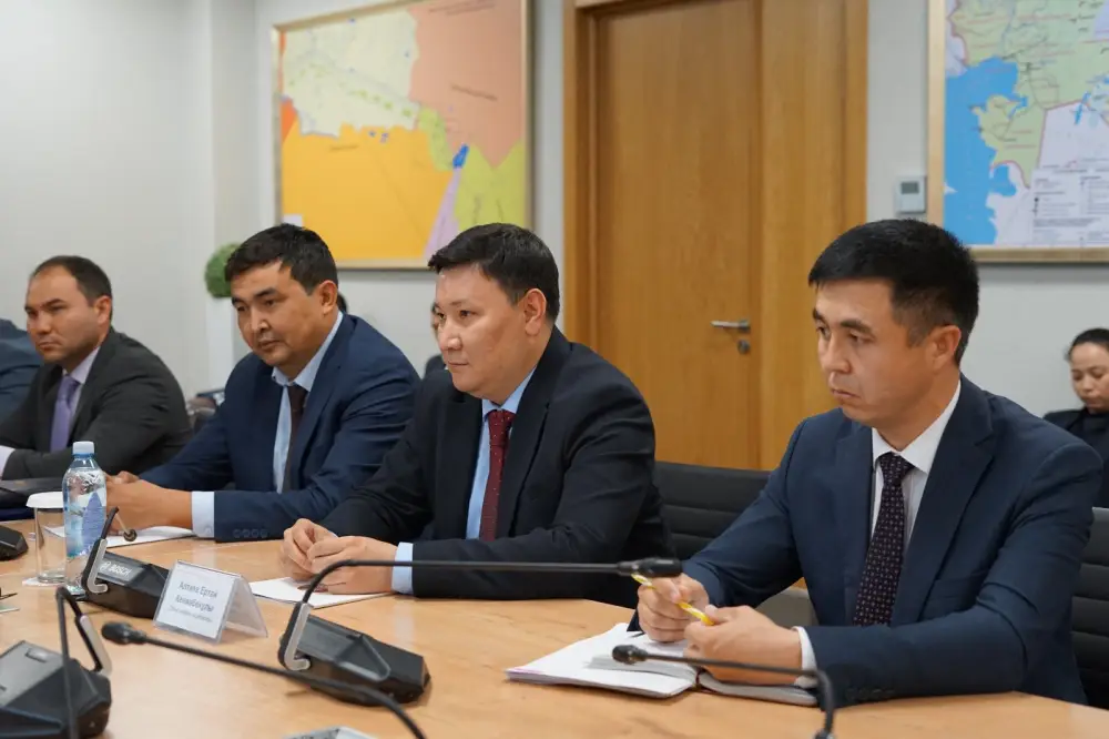 В ТУРКЕСТАНСКОЙ ОБЛАСТИ АКТИВНО РАЗВИВАЕТСЯ ВОЛОНТЕРСКОЕ ДВИЖЕНИЕ (2)