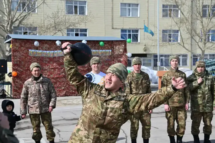 Спорт как средство укрепления семейных связей и патриотизма среди военнослужащих Уральске