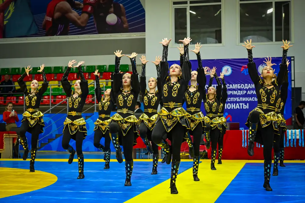 Чемпионат Казахстана по самбо среди юношей 2010-2011 годов в Актобе 600 спортсменов 17 регионов Уральске
