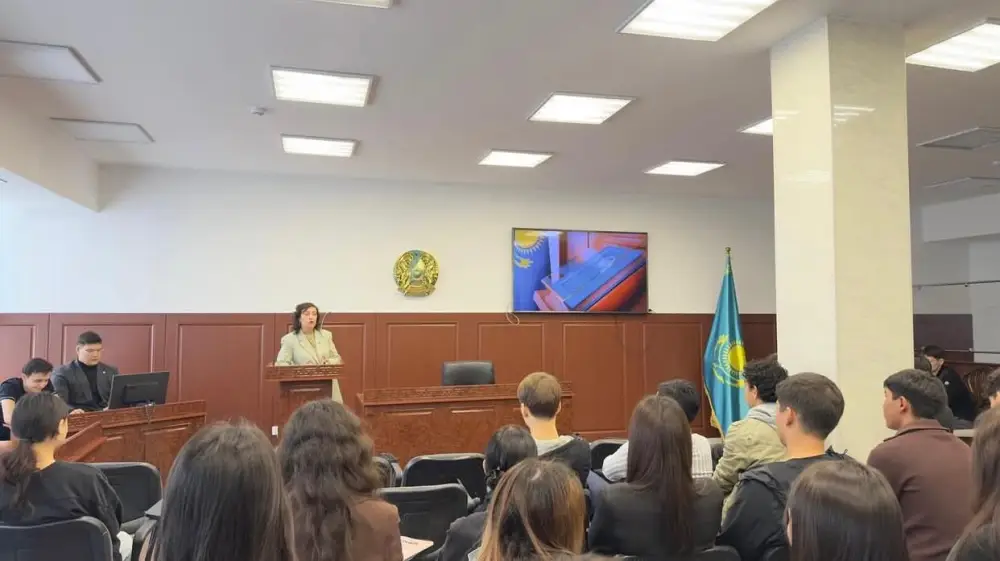 Круглый стол в Астане: обсуждение новой Конституции Казахстана с молодежью Уральске
