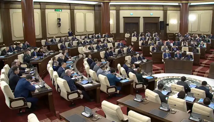 Мажилис одобрил законопроект о государственной службе в первом чтении Уральске