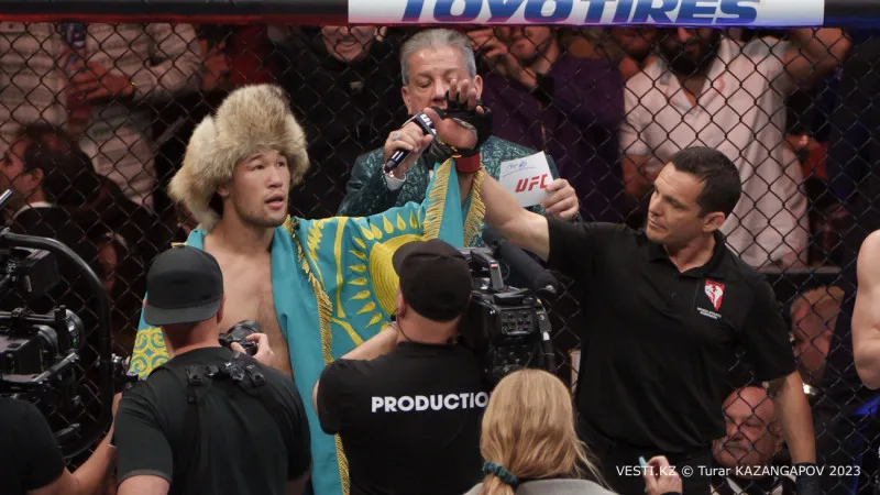 Генри Сехудо и Камару Усман восхитились казахстанскими фанатами MMA на турнире UFC Уральске