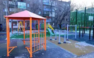 Караганда: чистота дворов и дружба в одном флаконе!