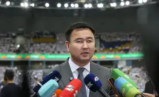 Массовый флешмоб домбристов в Алматы укрепляет культурную идентичность и способствует сохранению казахских традиций