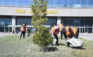 Сотрудники «Қазақстан темір жолы» активно участвуют в экологической акции «Таза Қазақстан» в Астане
