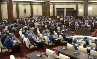 Мажилис одобрил законопроект о государственной службе в первом чтении