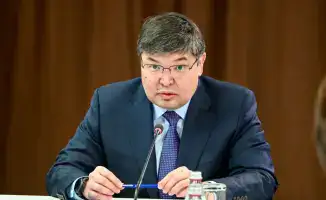 Олжас Бектенов обсуждает международные стандарты в системе обязательного социального медицинского страхования
