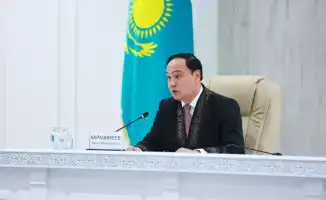 Ербол Карашукеев встретился с финалистами второго сезона «Ой шебері»