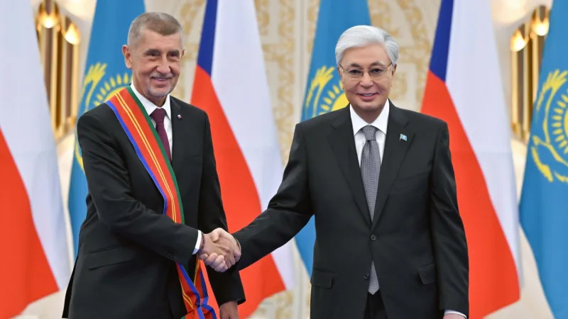 Касым-Жомарт Токаев наградил премьер-министра Чехии Андрея Бабиша орденом 'Достық' І степени Уральске