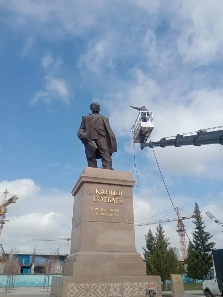 Очистка памятников в Астане: вклад в культурное наследие и улучшение городской среды Уральске