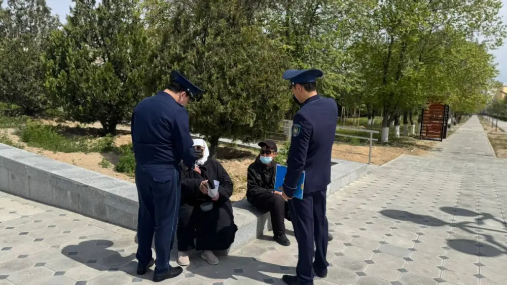 В Мангистауской области полиция разъясняет закон о запрете на ношение одежды, скрывающей лицо Уральске
