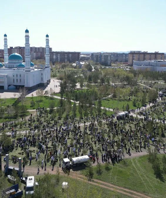 «Таза Қазақстан»: в этнопарке Караганды высадили 1500 деревьев (6)