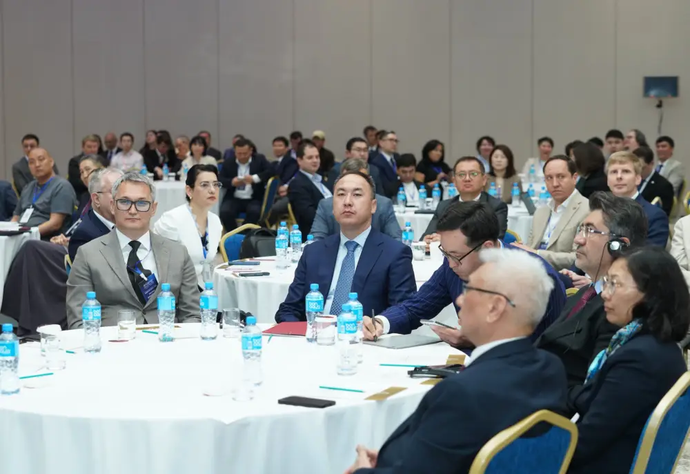 В ТУРКЕСТАНЕ НАЧАЛ РАБОТУ МЕЖДУНАРОДНЫЙ ФОРУМ «БАНКИ И ФИНТЕХ–2026» (8)