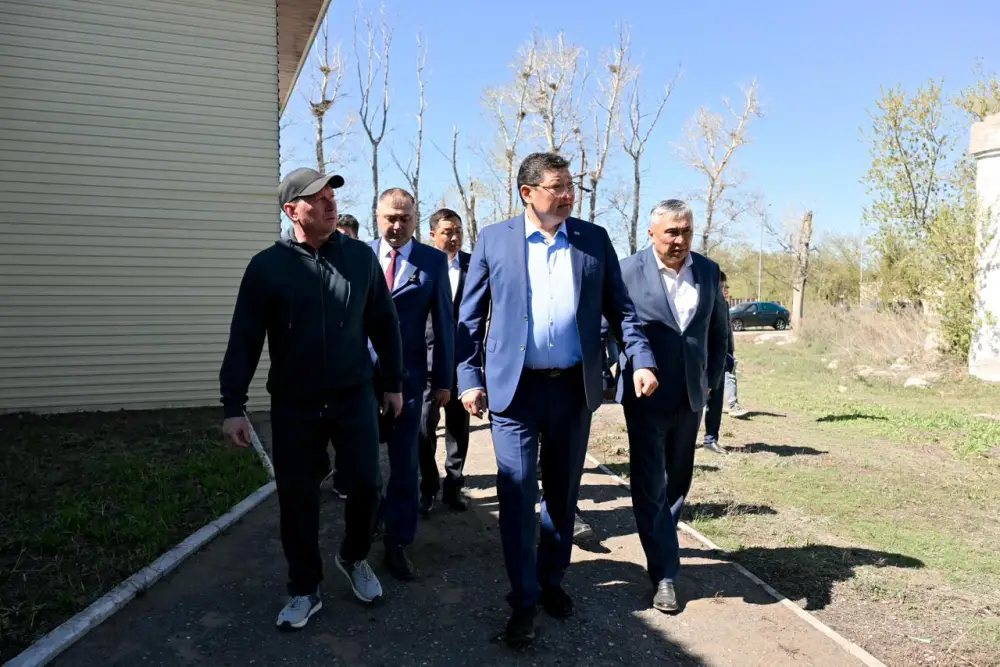 Аким области посетил недостроенный объект культуры в селе Белағаш Бородулихинского района (6)