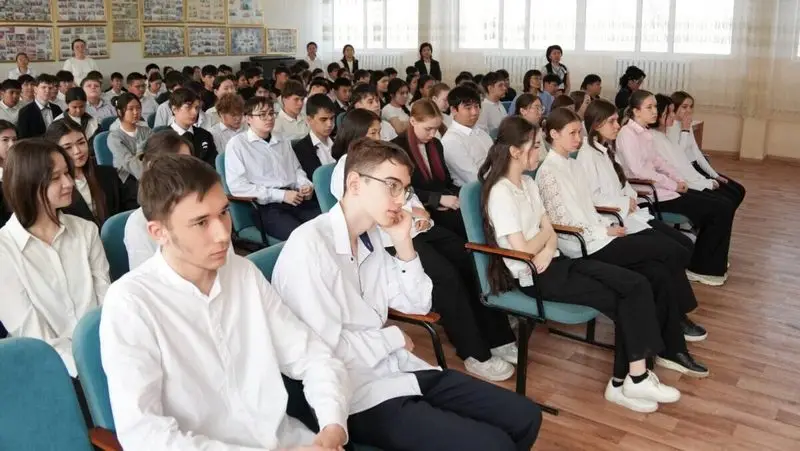«Закон и порядок»: правоохранители говорили с подростками о кибербезопасности и буллинге (2)