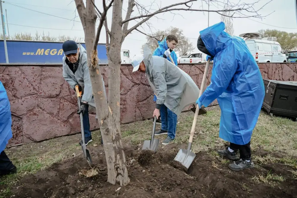 Сообщество объединяется для высадки более 70 тысяч деревьев в рамках акции «Таза Қазақстан» Уральске