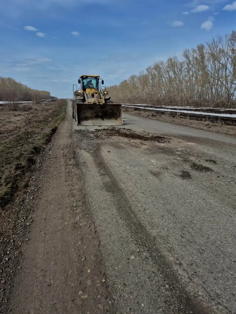 Дорога к границе станет лучше: в ВКО продолжается ремонт трассы (3)