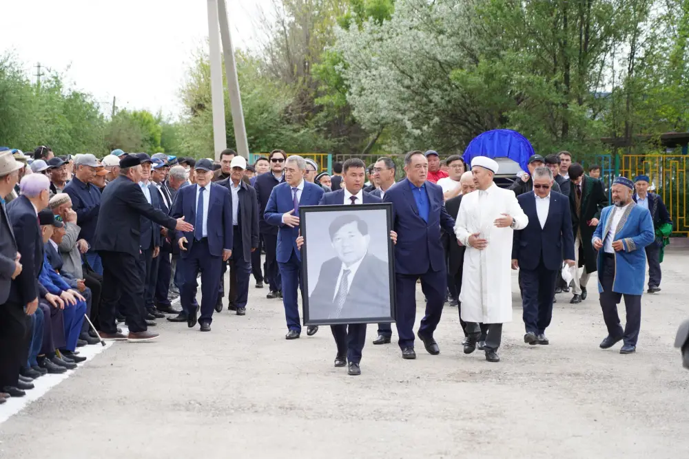 В ТУРКЕСТАНСКОЙ ОБЛАСТИ ПРОВОДИЛИ В ПОСЛЕДНИЙ ПУТЬ ПРОСЛАВЛЕННОГО ПОЭТА, НАЦИОНАЛЬНОГО ДЕЯТЕЛЯ МУХТАРА ШАХАНОВА (8)