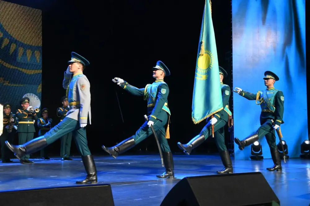 Торжественные проводы очередной группы призывников провели в Астане (4)