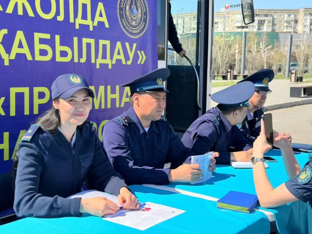 Акция "Прием на дороге": полиция усилила взаимодействие с населением в Павлодаре (3)